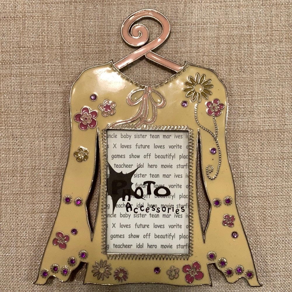 Metal Boho frame holds 3x2 picture